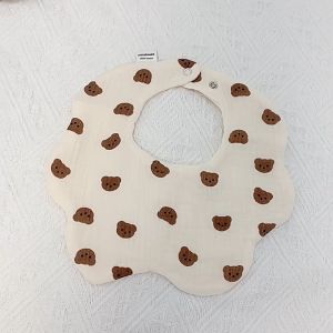 ผ้าซับน้ำลาย หนา 6 ชั้น กำลังได้รับการผ่าตัดให้ดูว่าง รุ่นผ้ากันเปื้อนเด็ก รุ่นผ้ากันน้ำลายเด็ก