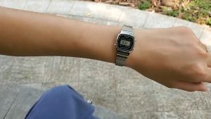 (ของแท้ 100%) นาฬิกา Casioนาฬิกาข้อมือ นาฬิกา นาฬิกาข้อมือผู้หญิง แบบกันน้ำ นาฬิกาข้อมือดิจิทัล LED สายสเตนเลส LA670WA-1D