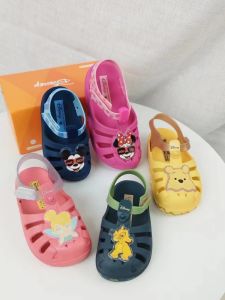 Giày Sandal Trẻ Em Brazil Mùa Hè Mới Mềm Đáy Chống Trơn Trượt Giày Làm Tắc Băng Ma Thuật Bao Phủ Mũi Thoải Mái Giày Có Lỗ Cho Trẻ Em