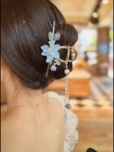 Rhinestone Pearl Butterfly Lily of The Valley Tassel Hair Clip Fashion Flower Metal Hair Clamp Women Hair Claw Accessories