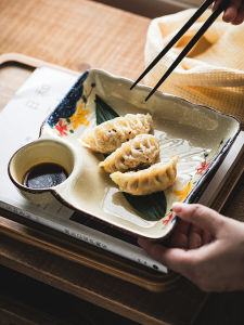 Japanese Style Ceramic Dumpling Plate with Vinegar Dish Home Use Dishwasher Safe Microwave Safe Dumpling Plate Floral Pattern
