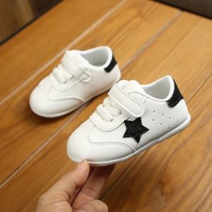 sepatu sneakers anak laki-laki umur 1-2 tahun/sepatu anak perempuan bunyi cit-cit terbaru