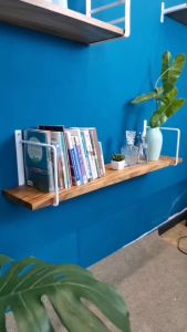 ชั้นวางของติดผนังไม้จริง กว้าง 20cm. พร้อมขาเหล็กรับชั้น แบบสี่เหลี่ยม