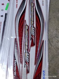 สติ๊กเกอร์แปะชุดสีมอเตอร์ไซร์110iรุ่น14ปี2012รุ่นซี่ลวดสีขาวแดงติดรถได้ทุกสีว่าลูกค้าจะเอาไปติดสีอื่นเพิ่มความงามได้มีสติ๊กเกอร์ให้ครบทุกชิ้นช่วยเพิ่มความสวยให้กับรถของท่านลายสวยลายยอดฮิตสามารถใช้แปะแทนสติ๊กเกอร์เก่าของลูกค้าได้เลยสติ๊กเกอร์ลอกง่ายมาก