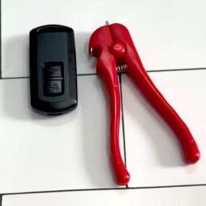Kìm Tách Remote SmartKey Tiện Dụng Để Thay Pin Kìm Tách Vỏ Sò (Hàng Cao Cấp Màu Ngẫu Nhiên)