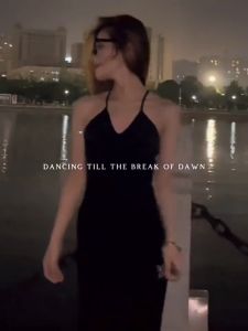 Hot Girl Dress for Women In Summer with Pleated Waist and Slimming Suspender Skirt with Niche Design and Halter Neck and Backless French Long Skirt