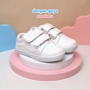 sepatu anak laki laki hitam usia 1 2 tahun kanvas ringan T01 Kotak