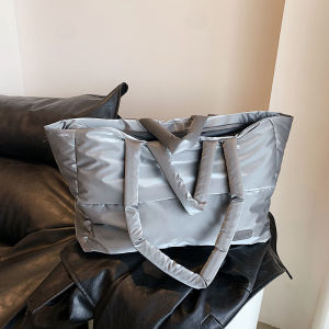 กระเป๋าถือผ้าไนลอนทรงสี่เหลี่ยมสำหรับเดินทาง เดินทางไปทำงาน ฤดูหนาว ขนาดใหญ่ วัสดุขนเป็ด กระเป๋าสะพายไหล่แบบหนังสีน้ำเงิน