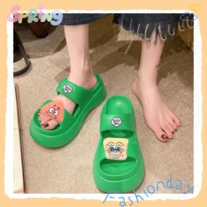 LKShoes เสียง 4 สีให้เลือกถึง รองเท้าแฟชั่นทรงสูงมี่มาพร้อมกับ ตัวการ์ตูนติดลวดลายน้องฟองน้ำสูงหนึ่ง สำหรับการซื้อที่ควรมีไว้ติดบ้าน