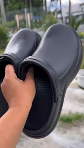 SUKA✅Size 40-45 Anti Slip Kasut Dapur Kerja Lelaki / Men Chef Shoe / Clog Lelaki / Sandal Lelaki Anti Oil / Waterproof 23359