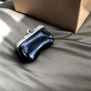 Retro Exquisite ของแท้ หนัง กระเป๋าสตางค์ขนาดเล็ก ผู้หญิง ที่เก็บกระเป๋าใส่เหรียญกุญแจสําหรับหูฟังและซองจดหมายสีแดง