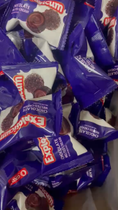 Crispy chocolate ball filled with rich chocolate cream 350G