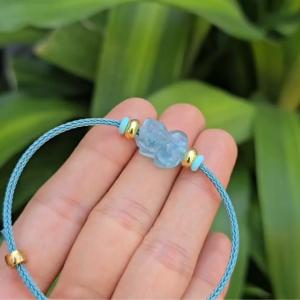 Q2080 Vòng tỳ hưu Aquamarine xanh dương trong trẻo dây cáp hợp Thủy & Mộc - Phong Thuỷ TUDO