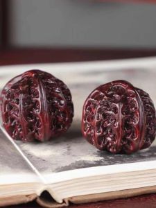 One Wood Home Natural Purple Wood Fitness Health Ball for Muscle Relaxation Solid Nut Pigeon Engraving Massage Handball