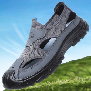 Summer New Mens Baotou Casual Net Surface Breathable Beach Shoes Lightweight Non-slip Sandals for Men sandal casual sneakers