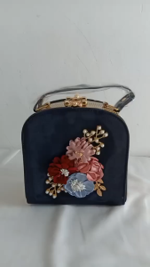 BJ1289 (DAPAT BOX) - BLACK/GREEN/PINK/RED/WHITE - TAS PESTA CLUTCH SLEMPANG TALI RANTAI BESI EMBOSS BUNGA MOTIF METALIK BOX TAS WANITA FASHION IMPORT TERMURAH TERLARIS TERBARU TAS BATAM JT11060 EL289 KPC8009 BQ1898 ZC4748 B389 CR7649