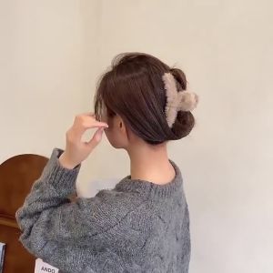 MC JP1466 Jepitan Rambut Wanita Silang Aksesoris Rambut Gaya Korea Bahan Bulu Lembut Warna Soft