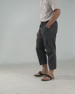 Celana Sirwal & Cingkrang Cargo Pria: Desain Modern & Aktivitas Outdoor