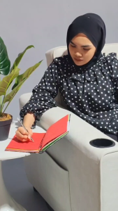 [FREE INSTALLATION] BETTY DIVINE Luxury Sofa Bed Living Room Adjustable Multifunction Pull Out Anti Scratch Fabric 2 Pillow