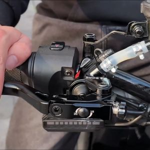 GT05 ข้อกำหนดการแข่งรถรัศมีรุ่นใหม่ของกระบอกสูบหลัก: คันโยกพับได้พร้อมอัตราส่วนคันโยกที่ปรับได้และข้อเสนอแนะไฮดรอลิกเชิงเส้น