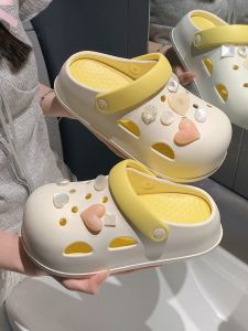รองเท้าแตะพื้นหนาลายการ์ตูนสำหรับผู้หญิงในช่วงฤดูร้อน สไตล์นางฟ้า รองเท้าแตะชายหาดกันลื่น รองเท้าแตะแบบมีรูสำหรับใส่ไปเที่ยวชายหาด