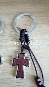 Móc khoá gỗ công giáo điêu khắc hình Chúa trên thánh giá xinh xắn dây dù chắc chắn - quà tặng công giáo