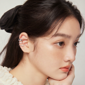 DODO.GOGO | ต่างหูแบบคลิปแบบ Zirconia รูปสปิรัล ไม่ต้องเจาะ ดีไซน์เรียบง่าย ดีไซน์เก๋ไก๋ สำหรับผู้หญิง ต่างหูแบบคลิปแบบ DODOGOGO