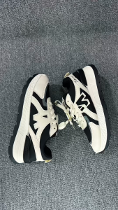 DILOOK C013 Sepatu Sporty Casual Wanita Hitam Putih Sepatu Sneakers Cewek Keren Kekinian