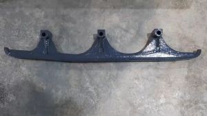 เหล็กประคองหน้า สกีหน้า รถเกี่ยวคูโบต้า รุ่น DC105 รหัส : 5T124-23410