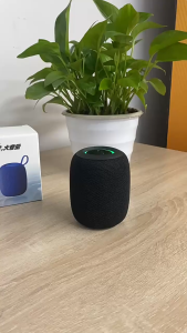 เสียงบลูทู ธ กันน้ำกลางแจ้งพร้อมเชือกแขวนการ์ดเสียบชุดลำโพงขนาดเล็ก IPX5 แบบพกพายาวทนซับวูฟเฟอร์