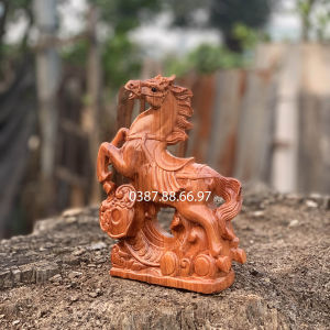 Tượng con ngựa linh vật tuổi ngọ cao 15 20cm chất liệu gỗ hương cực đẹp