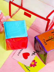 ลูกเต๋าสีขนาดใหญ่ช่วยสอนสําหรับเด็ก Early Education และห้องเรียนภาษาอังกฤษของเล่นการ์ดสล็อตลูกเต๋าสําหรับครอบครัวการเรียนรู้เกม