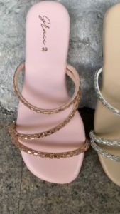 สายหยุ่นเป็นสวย! รองเท้าแตะ GF-019 สำหรับแต่งชุดเพชรZ สะท้อน 36-41 รองเท้าแตะส้นสูง 1 cm. รองเท้าส้นแบน รองเท้าแฟลต รองเท้าแฟชั่น รองเท้าส้นเตี้ย นุ่มเก๋&Hi-So