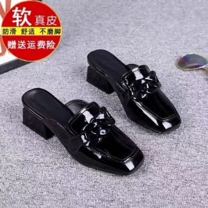 Womens Leather Mule Slippers Square Head Embossed Leather Medium Heel Summer New Style Fashion Single Shoes Roman Style
