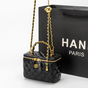 Genuine Leather Diamond Pattern Crossbody Bag Womens Shoulder Handbag Soft Polyester Lining Zipper Closure Small Box Shape