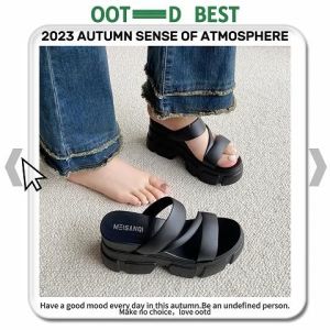 Qkkshop  สินค้าใหม่จัดส่งไว รองเท้าแตะแฟชั่นสำหรับสาวๆ ดีไซน์และรูปทรงรองเท้าน่ารัก เสริมส้นพื้นนิ่มสวมใส่สบายตัวสายเป็นยางนิ่ม