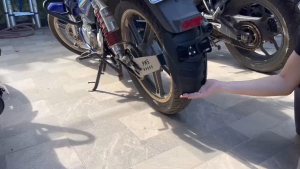 Dè chắn bùn xe Suzuki EN150