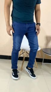 Celana Jeans Pria Terbaru 2023: Model Slim Fit & Super Skiny