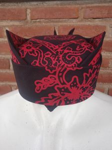 udeng merah hitam. udeng osing. udeng gajah oling. udeng banyuwangi