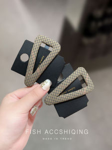 Vintage College Style Triangular Hair Clip Early Autumn Fabric Side Part Hair Accessory Bangs Clamp Fashionable Womens Hair Grips