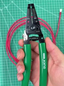 Dụng Cụ Bóc Dây Điện Chuyên Nghiệp LAOA Đa Chức Năng Tay Cầm Cong Cắt Nhanh & Gãy Dây Làm Bằng Thép Carbon.