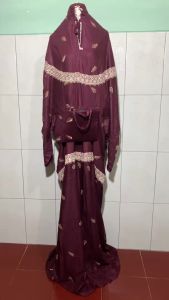 Mukena Terusan Lajuran Langsungan Dewasa Bordir Santri Putri Bahan Rayon Adem Motif Cemara