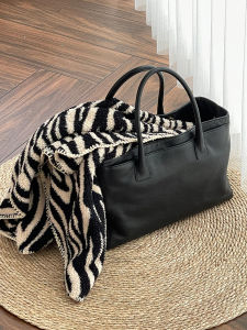 Black Tote Handbag Womens 2025 New Luxury Minimalist High-End Sensation Office Commute Vintage Briefcase Handbags