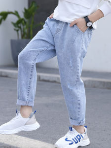 กางเกงยีนส์เด็กชายทรงตรงลำลองสีอ่อน ฤดูใบไม้ผลิและฤดูใบไม้ร่วง กางเกงขายาวทรงตรงสำหรับเด็กโต กางเกงยีนส์สำหรับเด็กผู้ชาย