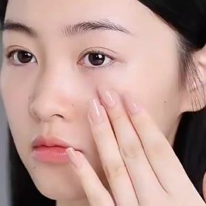 ครีมรองพื้น โนโว รองพื้นแพลตตินั่ม เอสเซนส์ (NOVO Platinum Essence Powder(White Powder) ของแท้ 100 เปอร์เซนต์ ส่งตรงจากโรงงาน