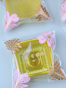 ถาดรองขนม ขนาด 6.5/7.5 ซม แพ็คละ 100 ใบ สีทองและแบบใส สามารถเก็บขนมอบได้ หนาและหนา ถาดพลาสติกรอง