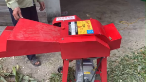 Máy Băm Cỏ VoiBăm Nghiền Rơm Đa Năng Có Lô Cuốn Tự Động Họng Phun Xa