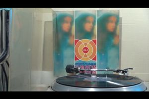 1 แผ่นเสียง 12นิ้ว u87 LFLP433 บรรเลง ]แผ่นVG+ริ้วรอยบาง เสียงรบกวนปานกลาง ไม่มีรอยลึก แผ่นล้างสะอาดแล้ว ปกVG++มีตำหนิขอบนิดหน่อย ขอบไม่ขาด สันไม่ทะลุ