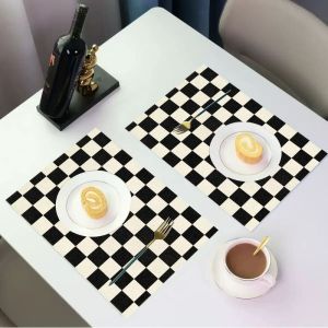 VIKAMA 2/4/6Pcs Classic Black White Checkered Table Mat Vintage Style Non Slip Waterproof Kitchen Dining Tableware Mat