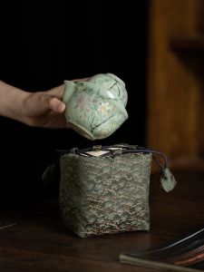 Portable Travel Ceramic Tea Set Fine Cover Bowl Outdoor Set One Pot Two Cups Quick Guest Cup Precision Tea Brewing Kit